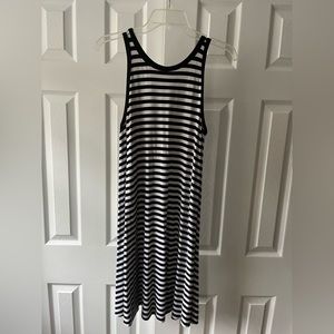Women’s dress black/white, size s